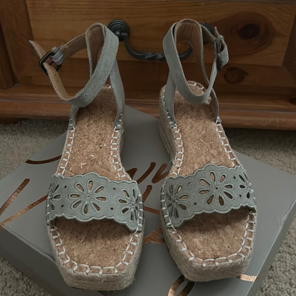 Crown Vintage Womens Sandals